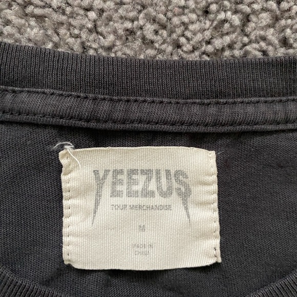 2013 vintage SUPER RARE yeezus kayne West Official tour shirt! - Picture 3 of 5